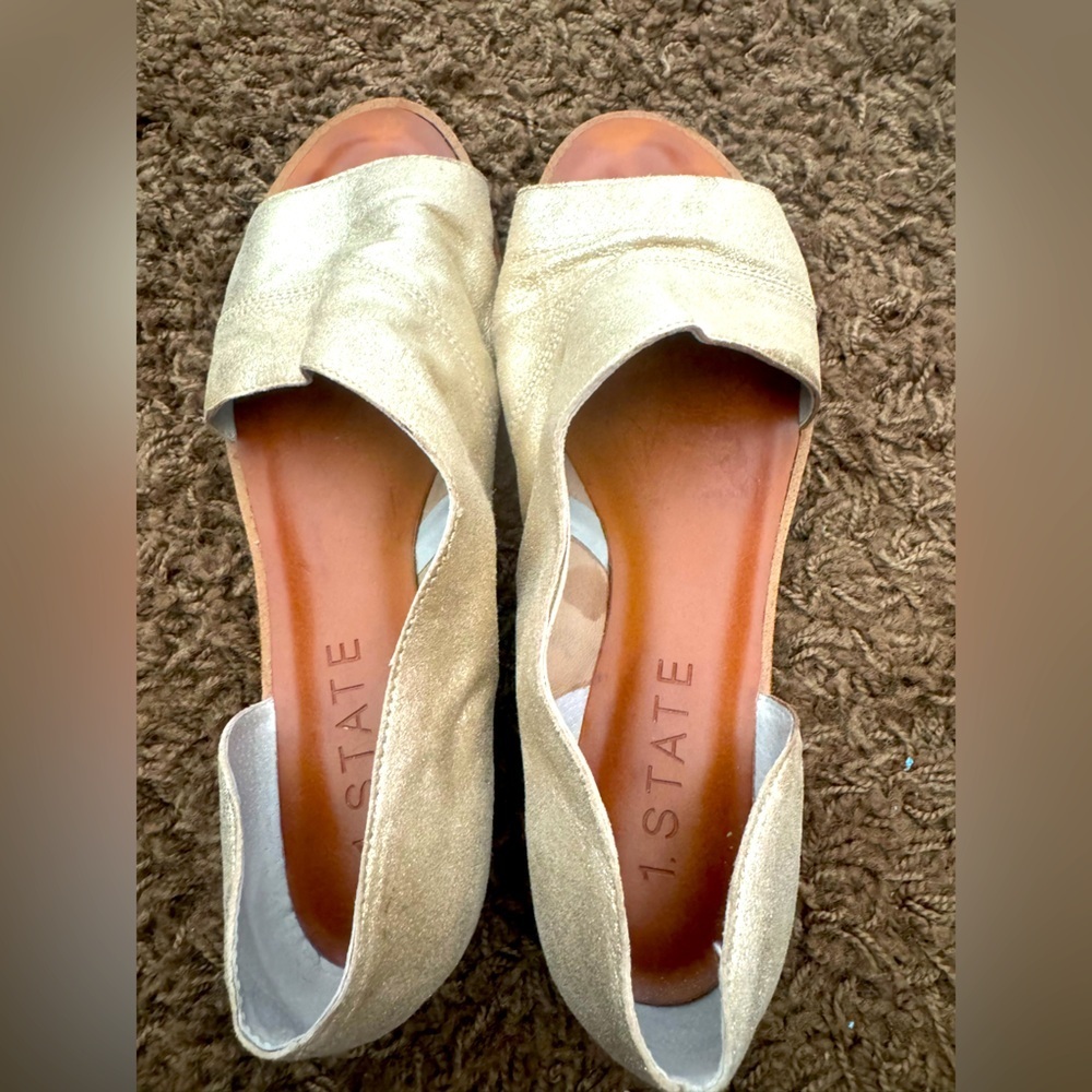 - 1.State Women's Size 10M Celvin Pewter Gold Leather Open Toe Cutout